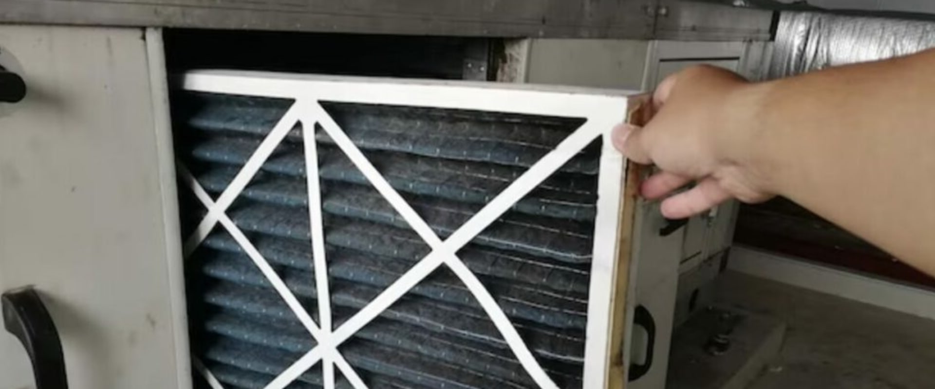 Why You Need Both AC Furnace Air Filters 14x14x1 and an Air Ionizer for Healthy Air